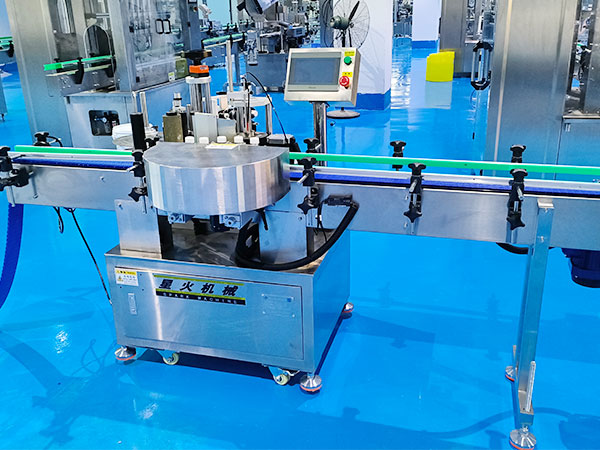 多功能圓瓶貼標機 